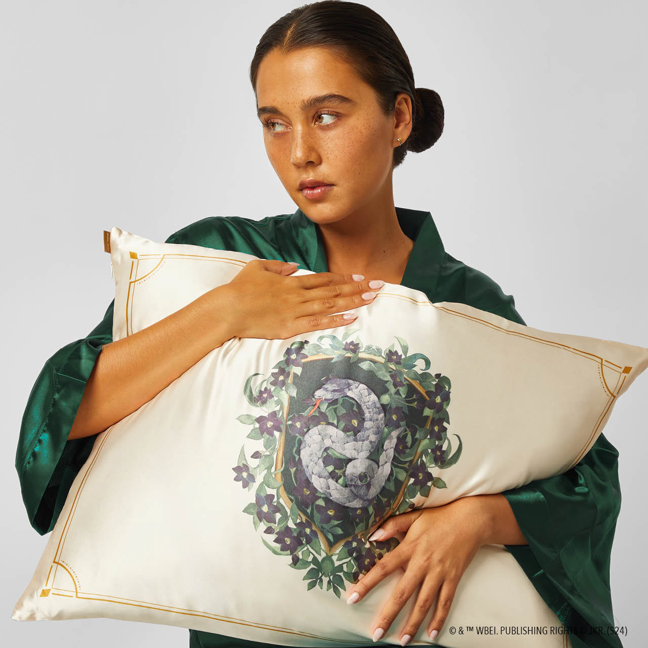 Kitsch x Harry Potter Satin-Kissenbezug Slytherin - King