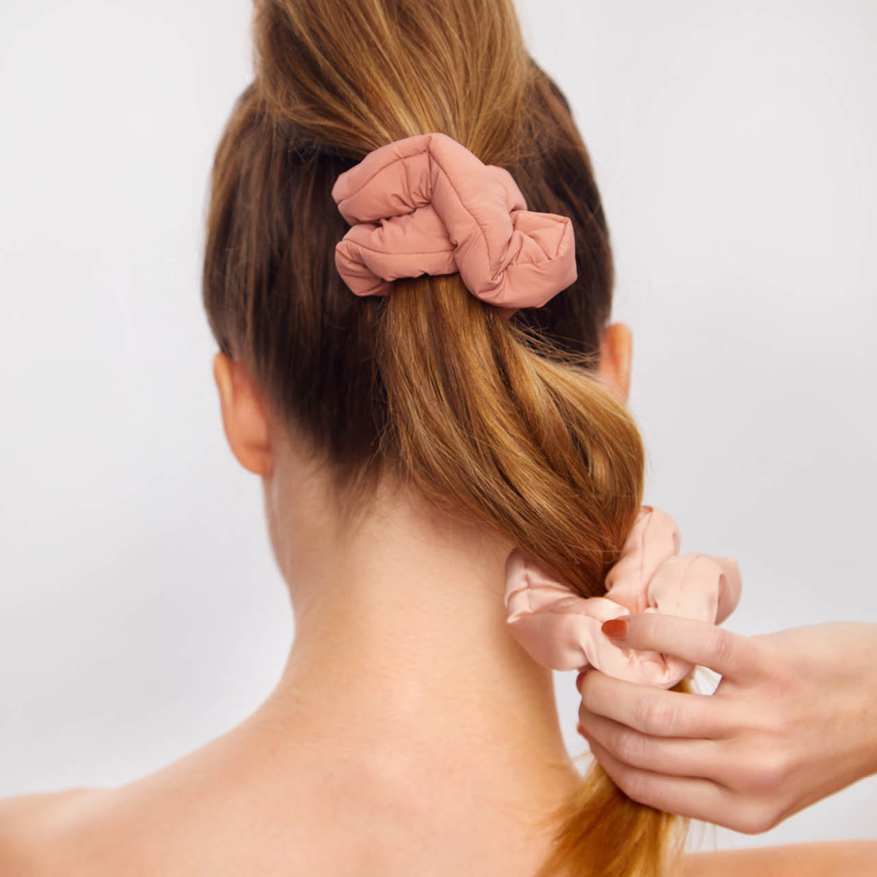 Conjunto de 3 unidades de elásticos de tecido reciclado Cloud Scrunchies - Rosewood