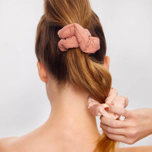 Conjunto de 3 unidades de elásticos de tecido reciclado Cloud Scrunchies - Rosewood